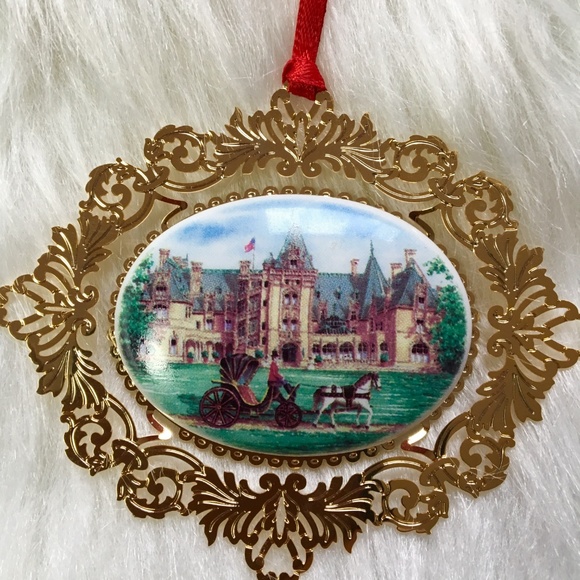 Cameo Collection Other - NWT Cameo Collection Biltmore Estate Ornament
